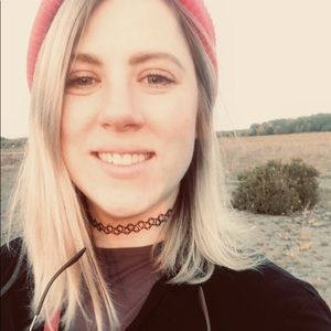 Meet your Posher, Abigail